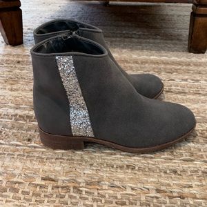 Brand new boots sz 4 from Kidpik